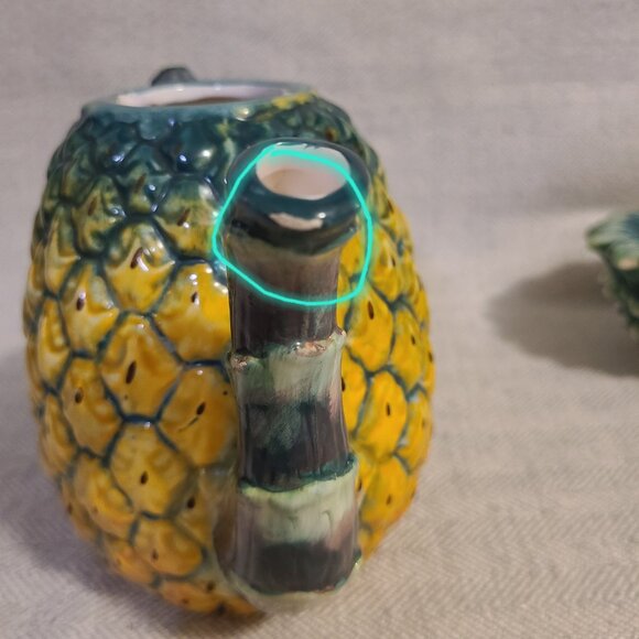 World Bazaars, Inc. Pineapple teapot with lid - Picture 8 of 9